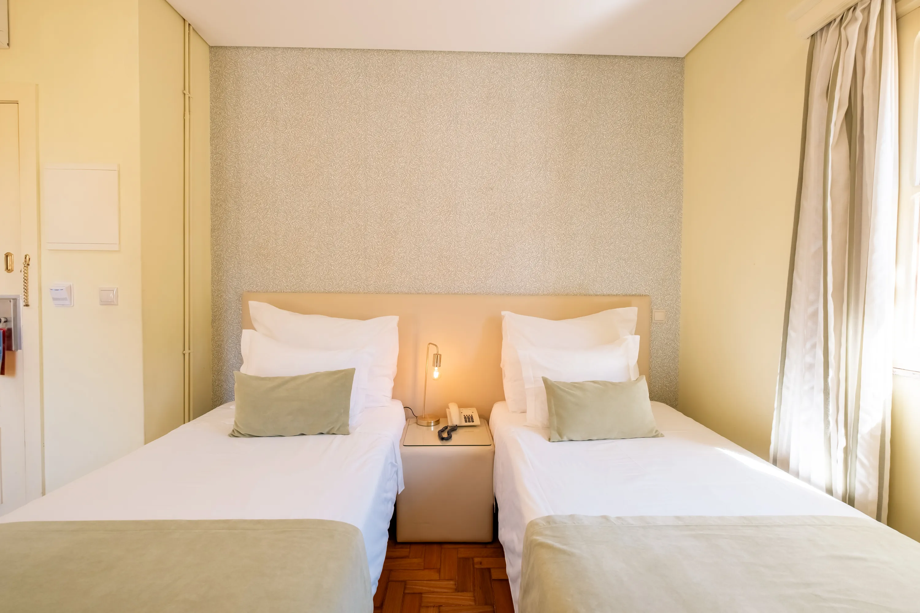 Adelaide Hotel — A Identidade Visual 7